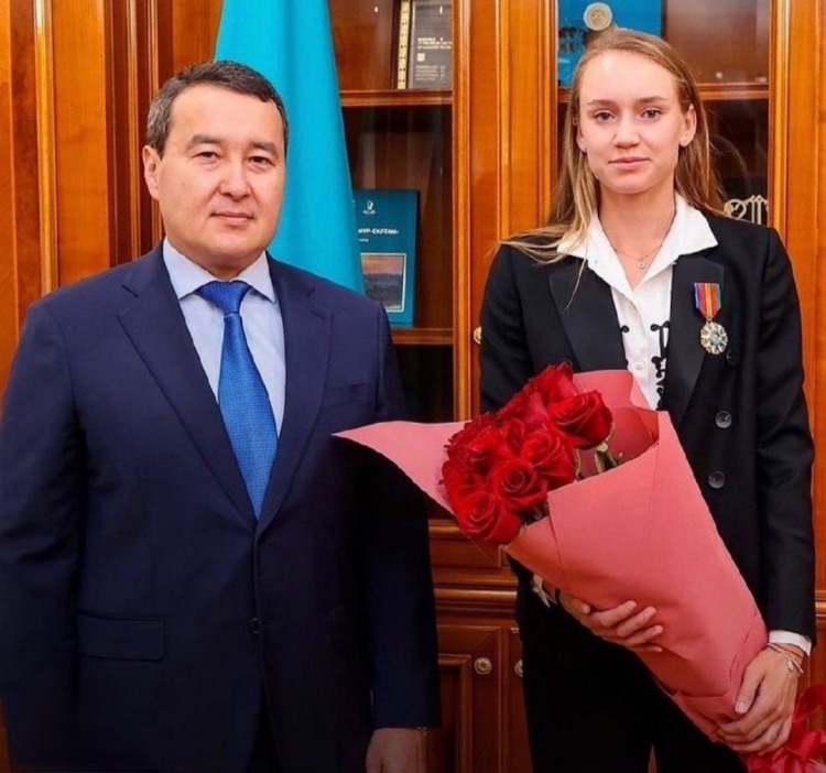 曼城显然需 曼城显然需