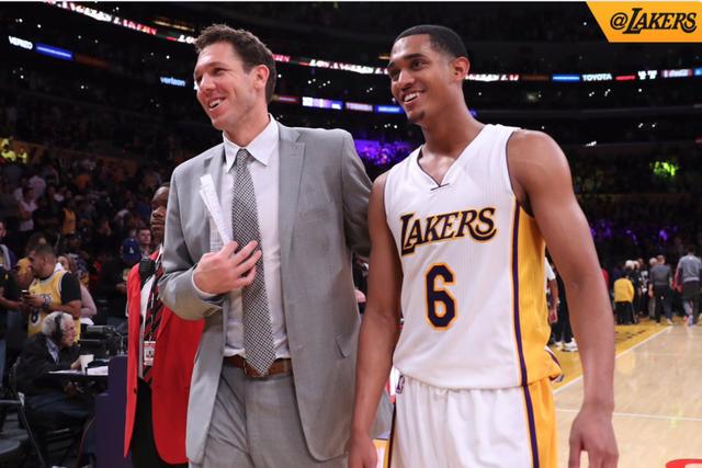 的每一句话 的每一句话